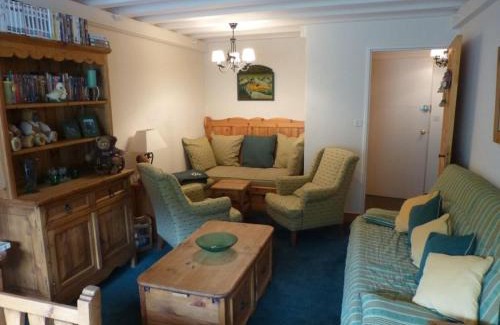 Courchevel Apartment | Appartement skis aux pieds, 6 pers, vue pistes - FR-1-514-8