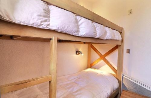 La Perriere Apartment | Appartement skis aux pieds à La Tania - 6 pers, 2 pièces cabine, balcon, proche commerces, navette - FR-1-182A-11