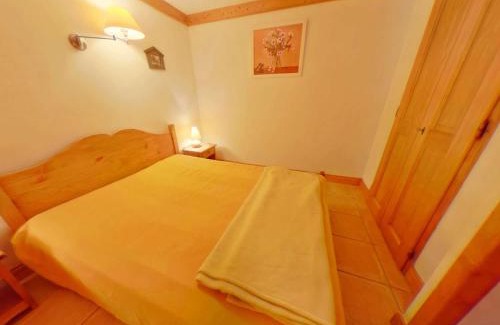 Bisanne 1500 Apartment | Appartement skis aux pieds, 4 pièces avec mezzanine, balcon, pour 10 pers - Les Saisies - FR-1-594-198