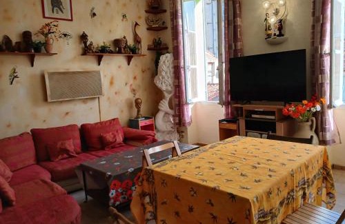 Noailles Apartment | Appartement spacieux à Marseille - 90 m² avec vue sur la ville