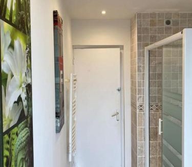 Downtown Apartment | Appartement spacieux hyper centre Secteur Liberté