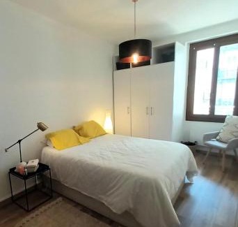 Aix-les-Bains City Center Apartment | Appartement T2 40 m2 rue du casino centre-ville climatisé 1 chambre balcon