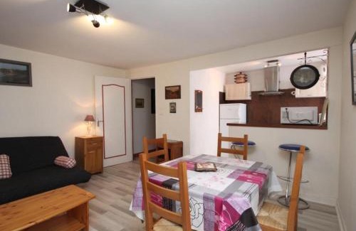 Mont-Dore Apartment | Appartement T2 avec Wifi au Centre du Mont-Dore, à 20m des Thermes, pour 5 personnes - FR-1-608-183