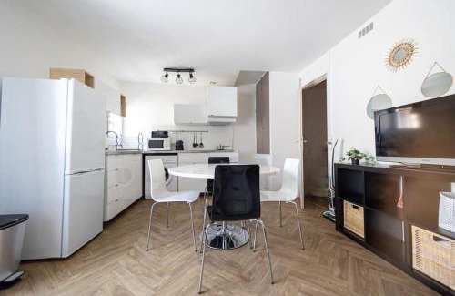 Perols Apartment | Appartement T3 climatisé centre ville Pérols