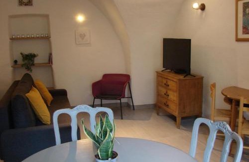 Joyeuse Apartment | Appartement Tout Confort 2-4