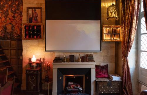 Hotel de Ville - Quinconces Apartment | "appartementdusorcier" parking & immersive 4k laser cinema experience