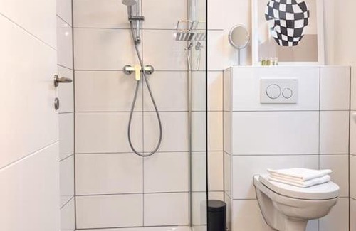 Stammheim-Mitte Apartment | Appartio: Geräumige, moderne Ferienwohnung für Gruppen/Familien