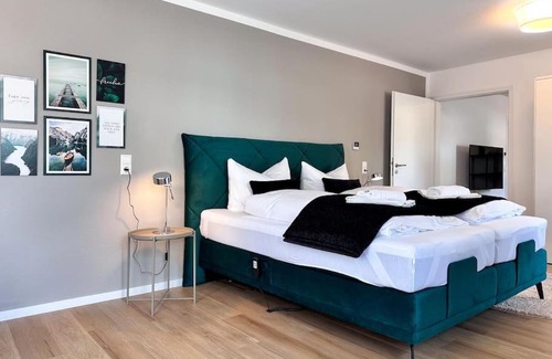 Stammheim-Mitte Apartment | Appartio: Geräumige, moderne Ferienwohnung für Gruppen/Familien