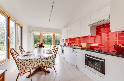 Etchinghill House | Apple Barn - Two Bedroom House, Sleeps 5