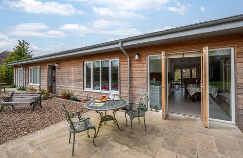 Etchinghill House | Apple Barn - Two Bedroom House, Sleeps 5