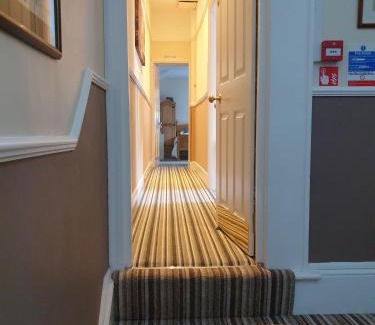 Torquay Apartment | Appletorre House Holiday Flats - Pet Friendly by arrangement and Private Parking