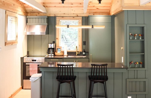 Fish Creek Cottage | Applewood at Loma Cottages