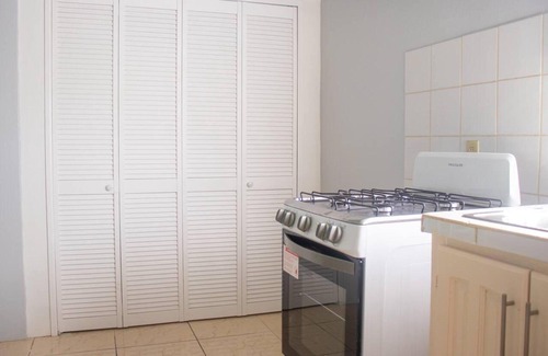 Potters Village Apartment | Apt 2 Stylish 2 bed Cosy and Comfortable