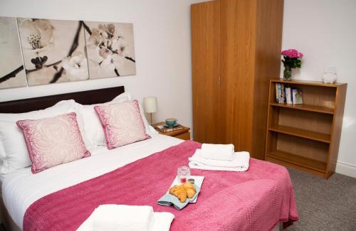 London City Centre Apartment | Apt 2, Trafalgar Square 2nd Floor by Indigo Flats