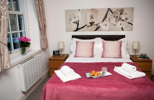 London City Centre Apartment | Apt 2, Trafalgar Square 2nd Floor by Indigo Flats