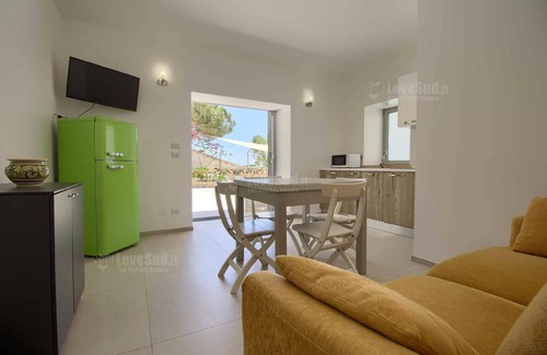Torre Vado House | Apt B - Beach View Villa Controvento