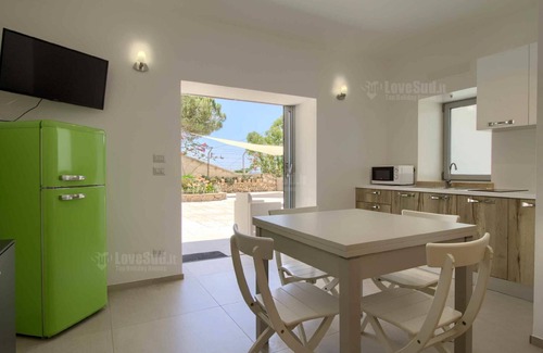 Torre Vado House | Apt B - Beach View Villa Controvento