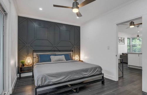 Parkland Estates Apartment | APT C HydePark Bayshore Blvd