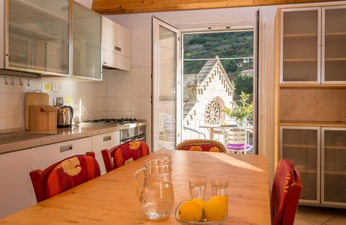 Manarola Apartment | Apt. Casa Duomo - Arbaspàa - Large apartment with terrace in Manarola
