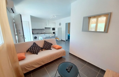 Galeria Apartment | Apt heated pool, wifi, 2 bedrooms, air conditioning, 7 min beach 1 min river