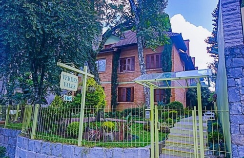 Gramado Apartment | Apt in the heart of the center of cozy Lawn with heating, WIFI and NETFLIX