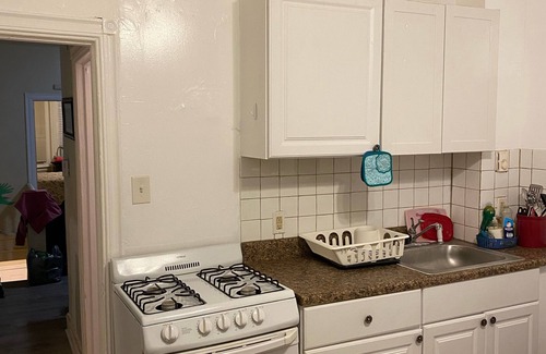 Kensington Apartment | Apt near St. Christopher Hospital &Shriners Children Hospital