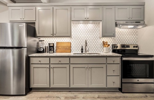 Fayetteville Apartment | Apt on Town Square - Ultimate DT Fay Location!