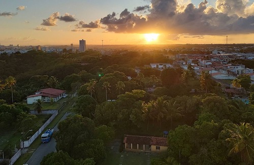 Serraria Apartment | Apt Pool/ air con/ wi-fi/ queen/ smart tv