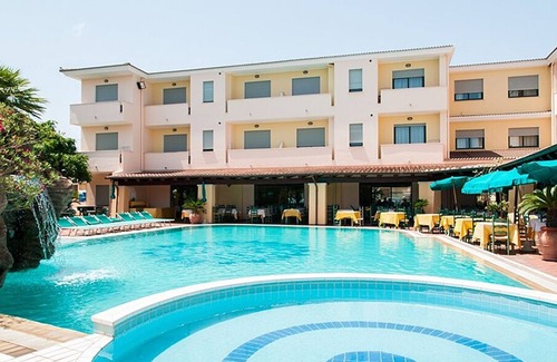 Orosei Apartment | Apt. Rosaria 2A shared Swimming Pool