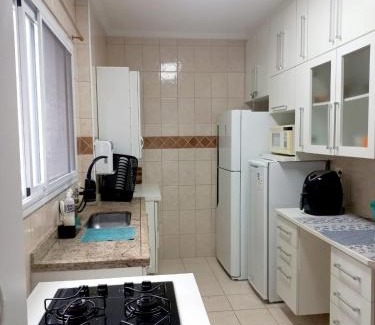 Aviacao Apartment | Apto Pé na Areia com Vista Mar, Churrasqueira e Espaço para 8 Pessoas