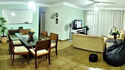 Vila Maia Apartment | Apto Pitangueiras - 3 quartos, 2 vagas, 4 banheiros, Cozinha completa, 2 minutos da praia