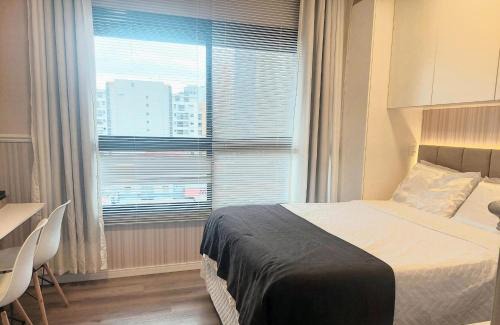 Reboucas Apartment | Apto Stúdio Área Central - Valor para 2 pessoas - Crianças Grátis - Colchão com massageador!