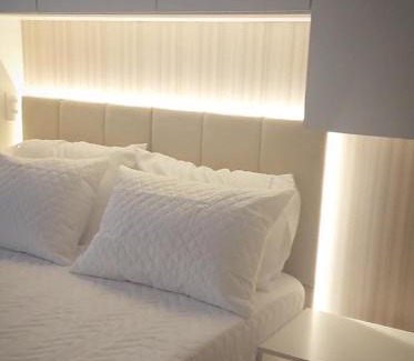 Reboucas Apartment | Apto Stúdio Área Central - Valor para 2 pessoas - Crianças Grátis - Colchão com massageador!