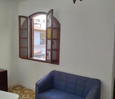 Centro de Vila Velha Apartment | Apto tipo Casa 10 com 1quarto bem grande Praia da Costa Centro Ar Condicionado Internet Mobiliado Geladeira Fogao TV