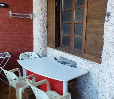 Centro de Vila Velha Apartment | Apto tipo Casa 10 com 1quarto bem grande Praia da Costa Centro Ar Condicionado Internet Mobiliado Geladeira Fogao TV