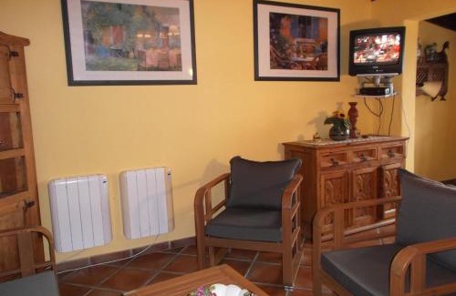 El Guincho Apartment | Aptos Monasterio de San Antonio 4