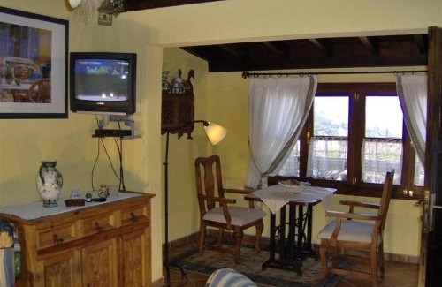 El Guincho Apartment | Aptos Monasterio de San Antonio 4