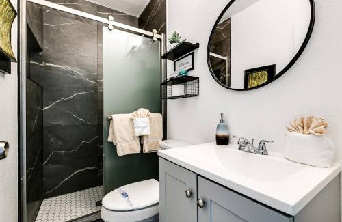Royal Poinciana House | Aqua Breeze Villa