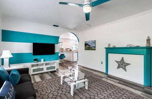 Royal Poinciana House | Aqua Breeze Villa