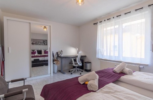 Großwiederitzsch Apartment | Arbeitsplatz, Balkon, Tiefgarage nähe neue Messe