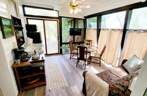 Frederick Apartment | Arboretum Suite in the historic Manor House!