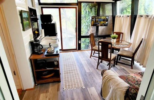 Frederick Apartment | Arboretum Suite in the historic Manor House!