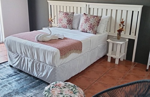 Beacon Bay House | Arbour Lodge
