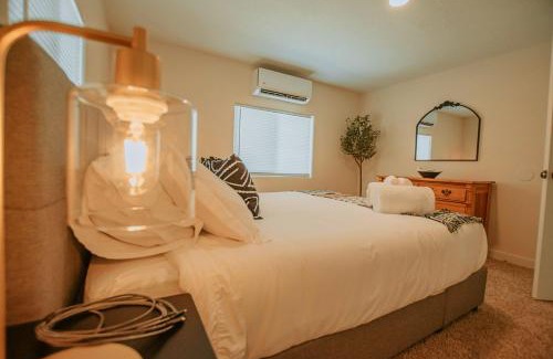 Pueblo Alto House | Arcade! Ac! Foosball! 2 Kings 1 Queen