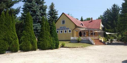 Abrahamhegy House | Arcadia Guesthouse