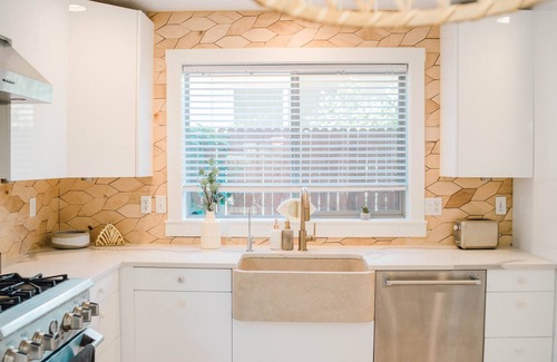 South Boise Village House | Architecturally Stunning Luxury Home up to 10 guests /7 mins to downtown