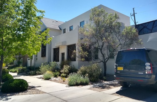 Huning Castle House | Architecture Award Winner! Exclusive Luxury Retreat near Old Town & Downtown