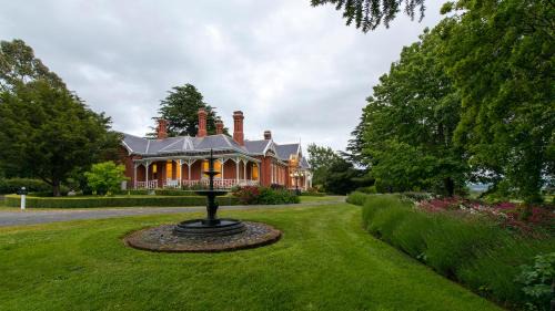 Deloraine Bed & Breakfast | Arcoona Manor