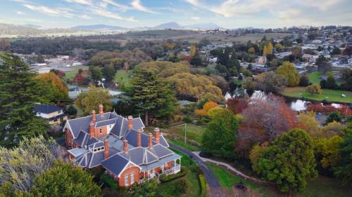 Deloraine Bed & Breakfast | Arcoona Manor