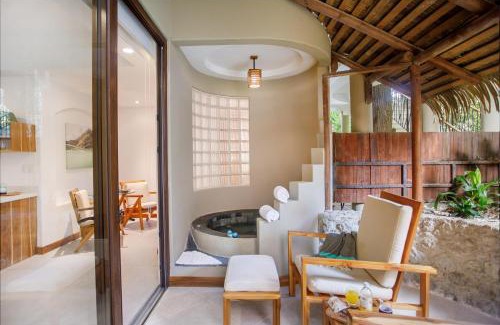 Manuel Antonio Resort | Arenas Del Mar Beachfront & Rainforest Resort Member of the Cayuga Collection